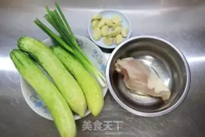 Make Chicken cucumber noodles step 4
