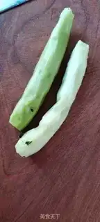 Make cucumber fried eggs step 0
