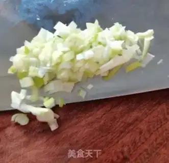 Make cucumber fried eggs step 1