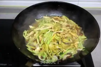Make Chicken cucumber noodles step 8