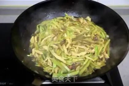 Make Chicken cucumber noodles step 9