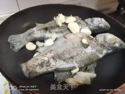 Make The sour bean horns burn the bass step 1