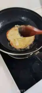 Make cucumber fried eggs step 6