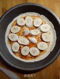 Make Banana hand grab pizza step 2