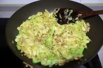 Make Round cabbage fried mushrooms step 5