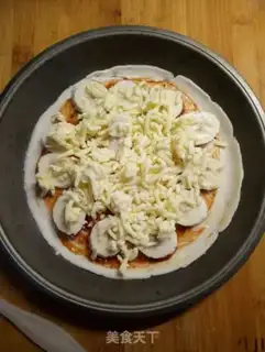Make Banana hand grab pizza step 3