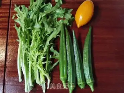 Make Chicken chest vegetable salad step 0