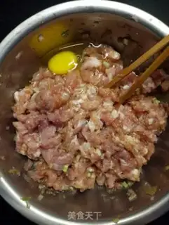 Make Fried oat pork balls step 2