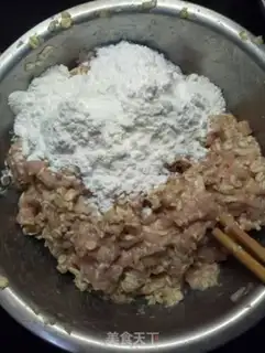 Make Fried oat pork balls step 4