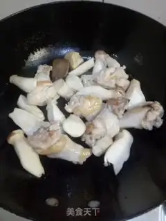 Make Four seasons of bean fried meat step 6