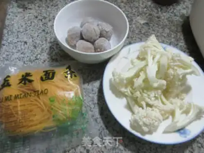 Make Beefball florist corn noodles step 0