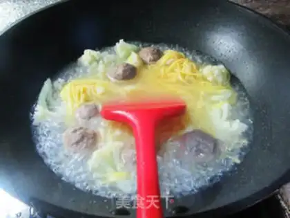 Make Beefball florist corn noodles step 4