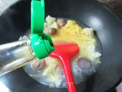 Make Beefball florist corn noodles step 5