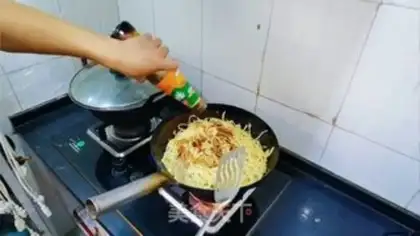 Make Egg and ham and crackers step 8