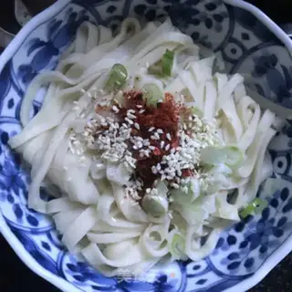 Make Spicy leather tomato egg noodles step 9