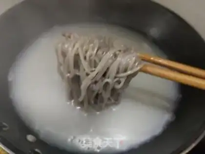 Make Tomato shrimp noodles step 18