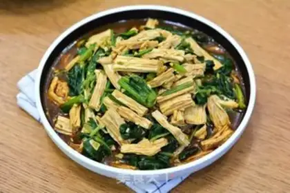 Make Spicy spinach sprouts step 8
