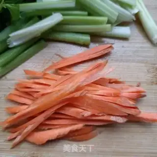 Make Celery with meat step 1