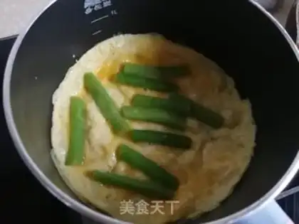 Make Soybeans egg sandwich step 4