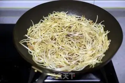 Make Meat bean sprouts step 4