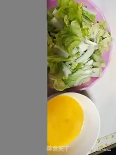 Make Eggs and cabbage with fried meat step 0