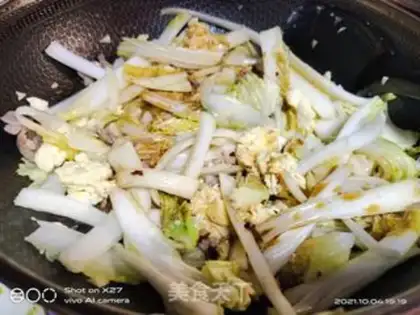Make Eggs and cabbage with fried meat step 5