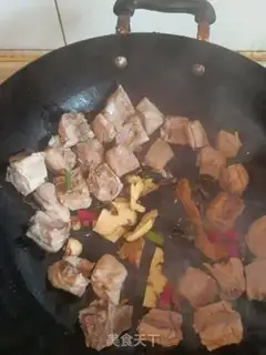 Make Four seasons of bean roasted ribs step 4