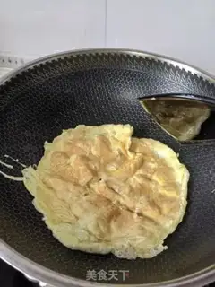 Make Eggs and mussels step 1