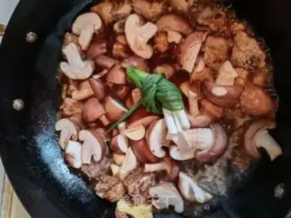 Make Four seasons of bean roasted ribs step 6