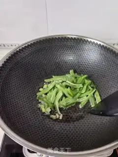 Make Eggs and mussels step 3