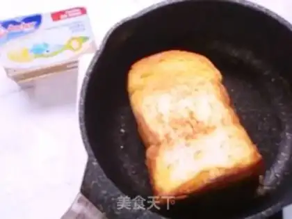 Make Cheese and egg fried sandwiches step 3