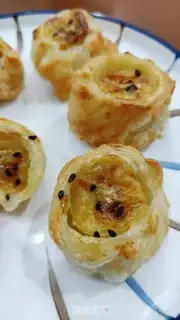 Make Hand-picked banana rolls step 7