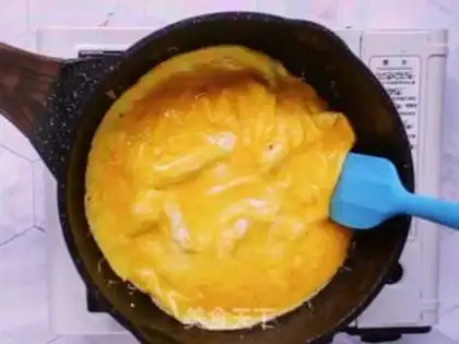 Make Cheese and egg fried sandwiches step 5