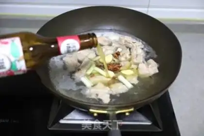 Make Favorite beer stew ribs step 4