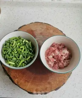 Make Garlic fried meat step 1