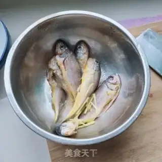 Make Pelican yellowfish step 1