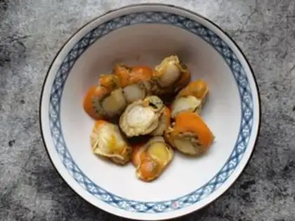 Make Scallops and pine eggs step 4