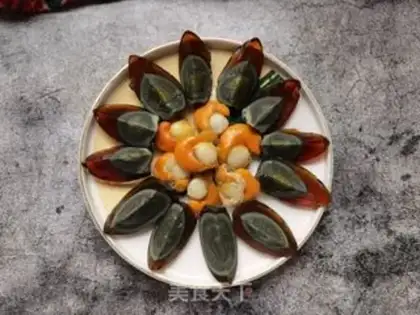 Make Scallops and pine eggs step 6
