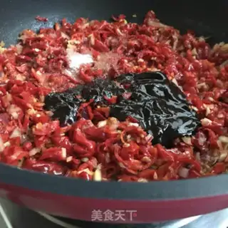 Make Xinjiang chili sauce step 5