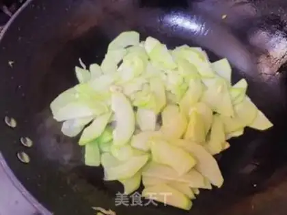 Make Fried eggs step 3