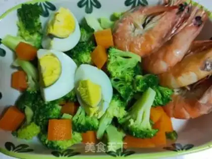 Make Shrimp and blue salad step 8