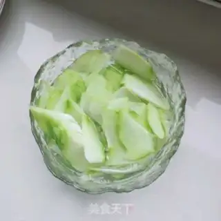 Make Five flowers and a handmeat step 1