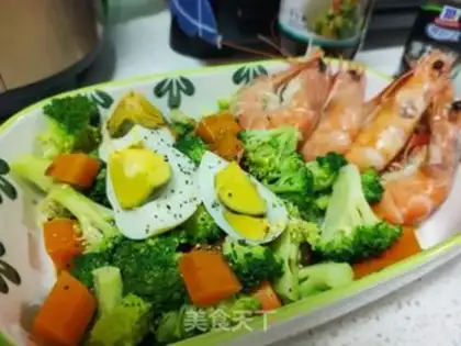 Make Shrimp and blue salad step 10