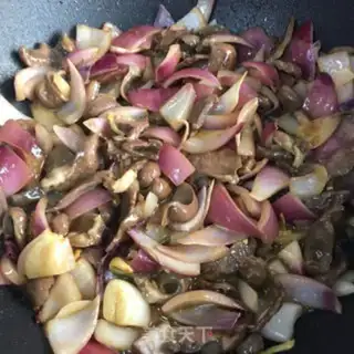 Make The onions are burning the pig