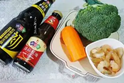 Make Shrimp fried broccoli step 0