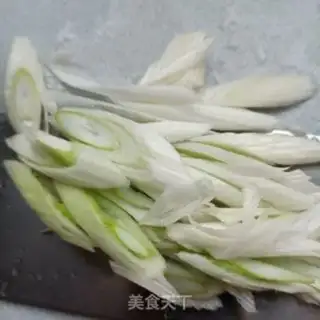 Make Onion with pig ears step 2