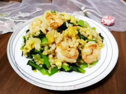 Make Shrimp green egg fried rice step 9