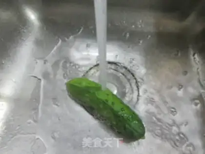 Make Black-mule sausage fried cucumber step 1