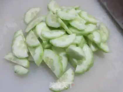 Make Black-mule sausage fried cucumber step 2