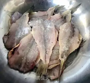 Make Snack butterflies step 2